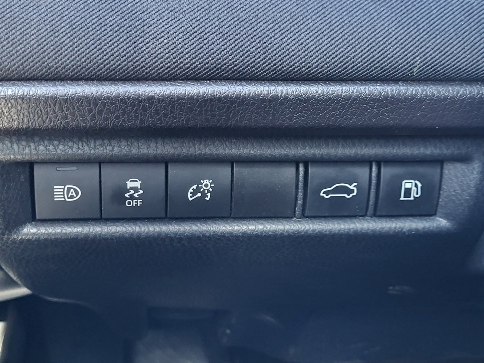 Certified 2025 Toyota Camry LE image 40