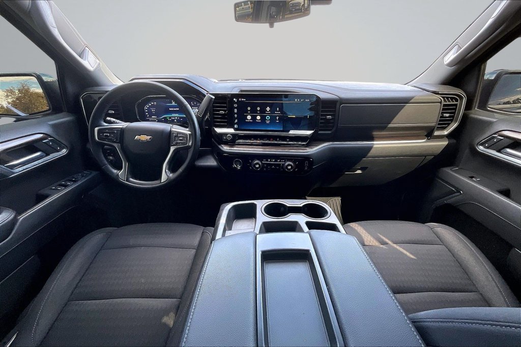 Used 2023 Chevrolet Silverado 1500 LT AWD/4WD image 10