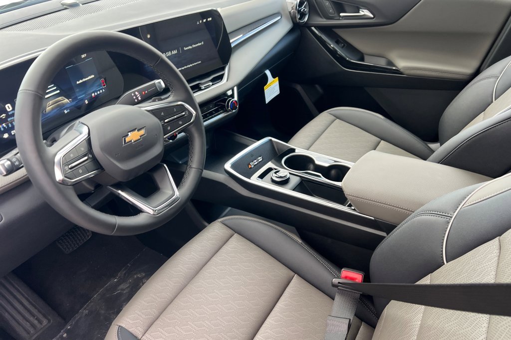 New 2026 Chevrolet Equinox LT w/ Convenience Package II image 7