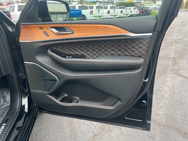 Used 2024 Jeep Grand Cherokee L Summit image 41