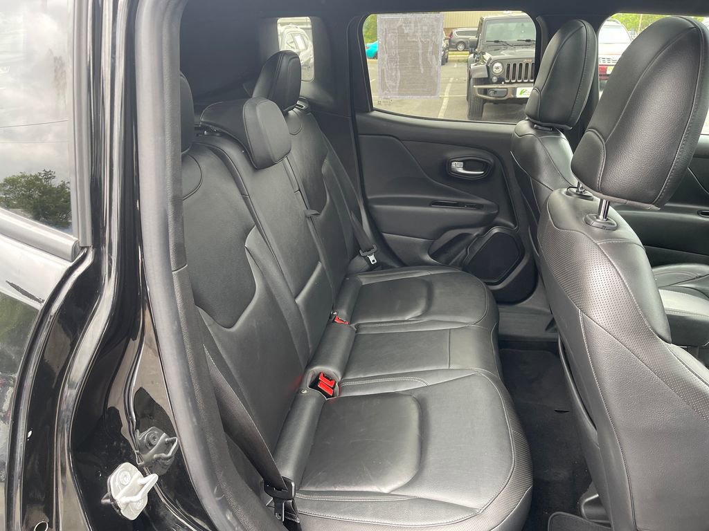 Used 2020 Jeep Renegade Altitude AWD/4WD image 17