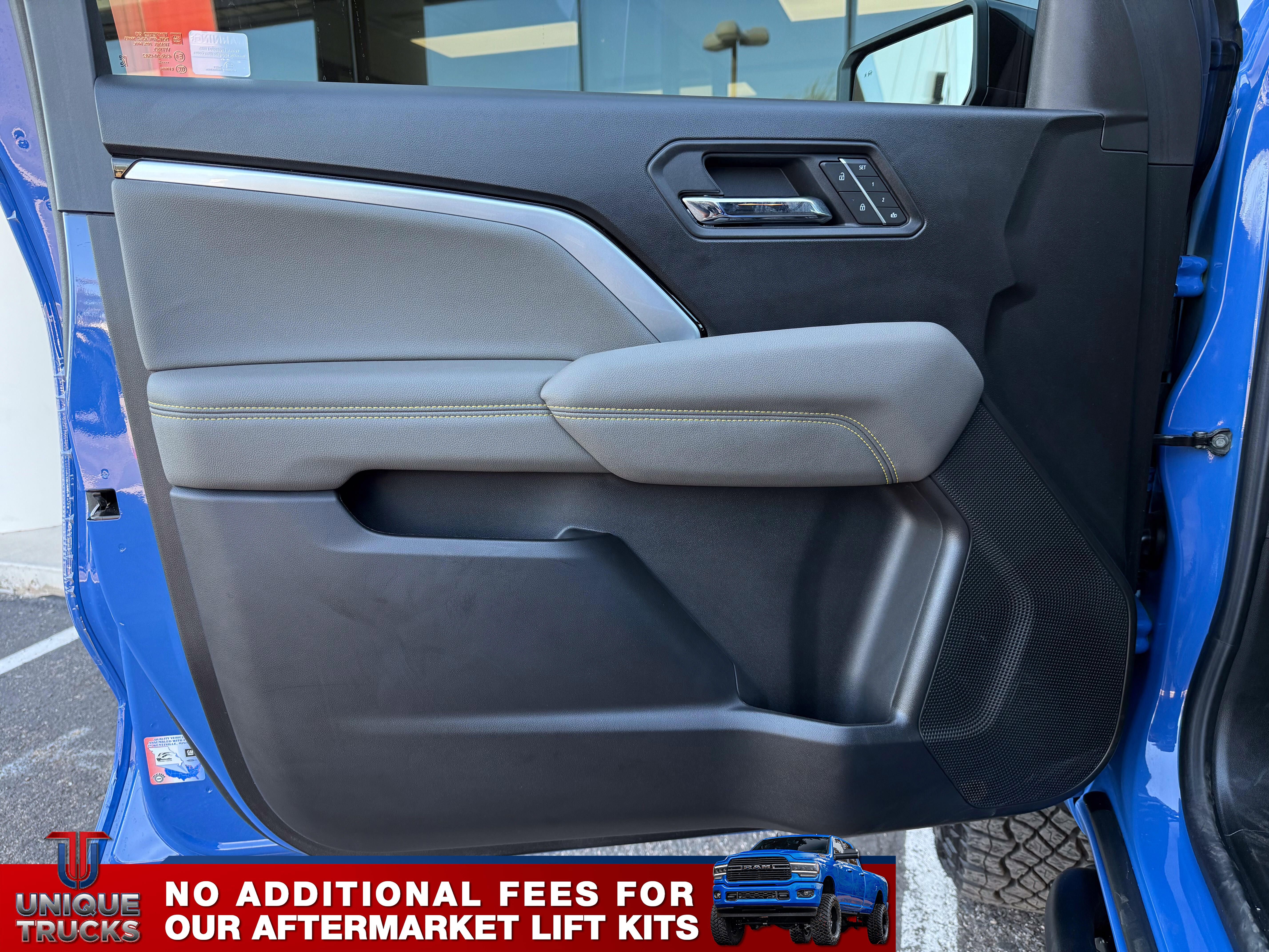 Used 2025 Chevrolet Colorado ZR2 w/ Technology Package image 16