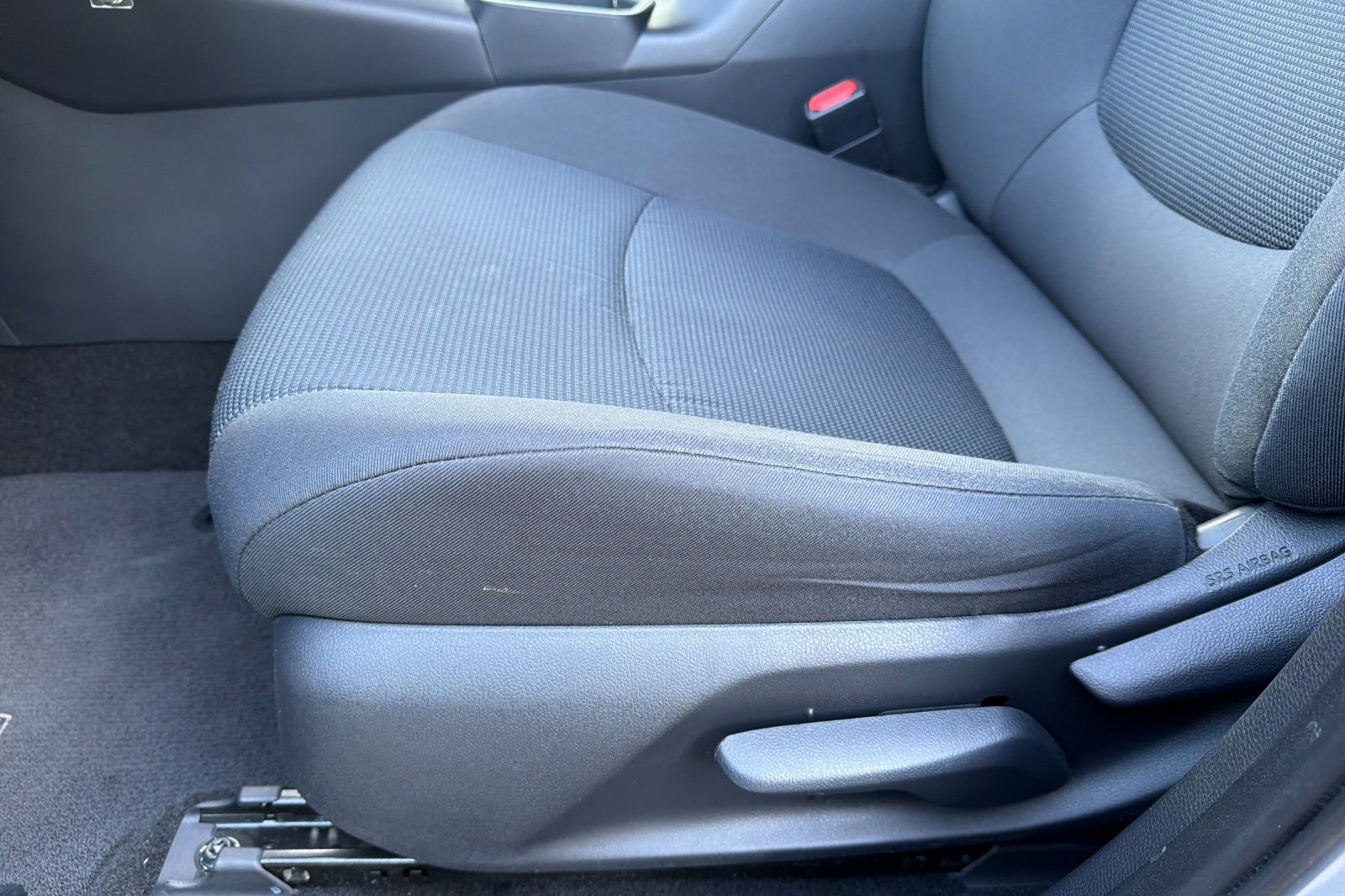 Used 2019 Toyota RAV4 LE w/ Carpet Mat Package FWD image 14