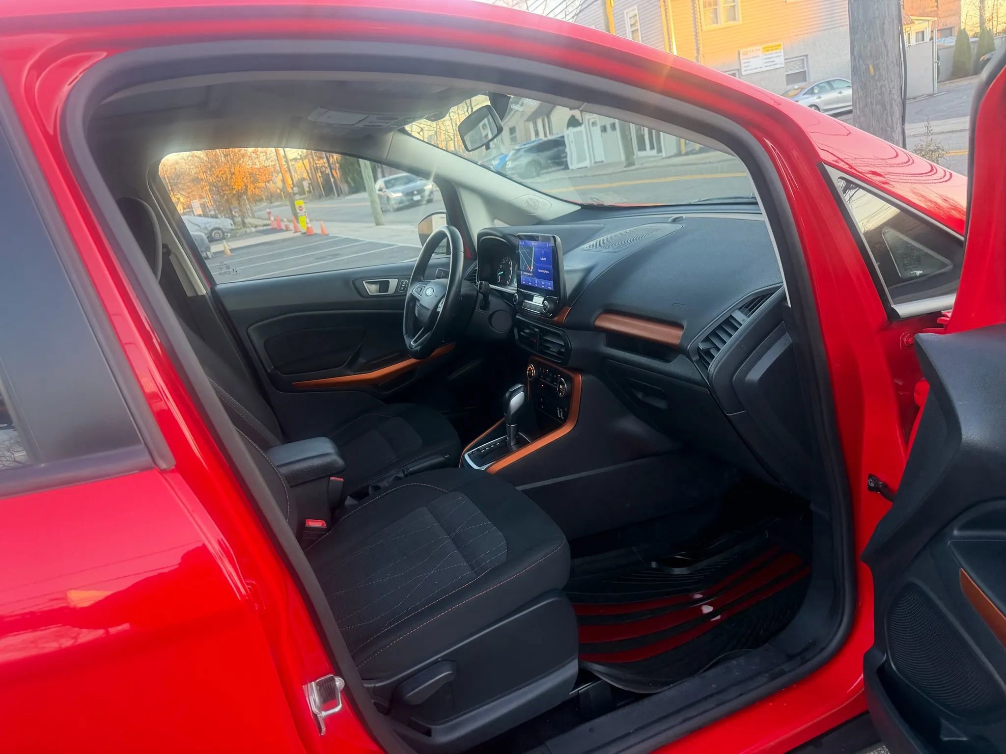 Used 2021 Ford EcoSport SE w/ SE Convenience Package image 28
