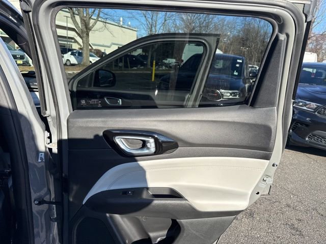 Certified 2023 Jeep Compass Limited image 31