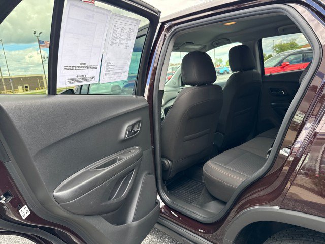 Used 2022 Chevrolet Trax LS w/ Tint and Cruise Package AWD/4WD image 23