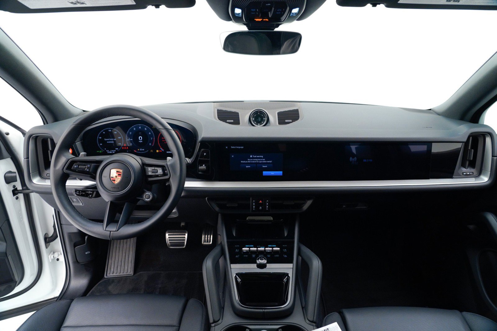 Used 2025 Porsche Cayenne S image 19