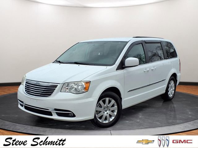 Used 2014 Chrysler Town & Country Touring image 1
