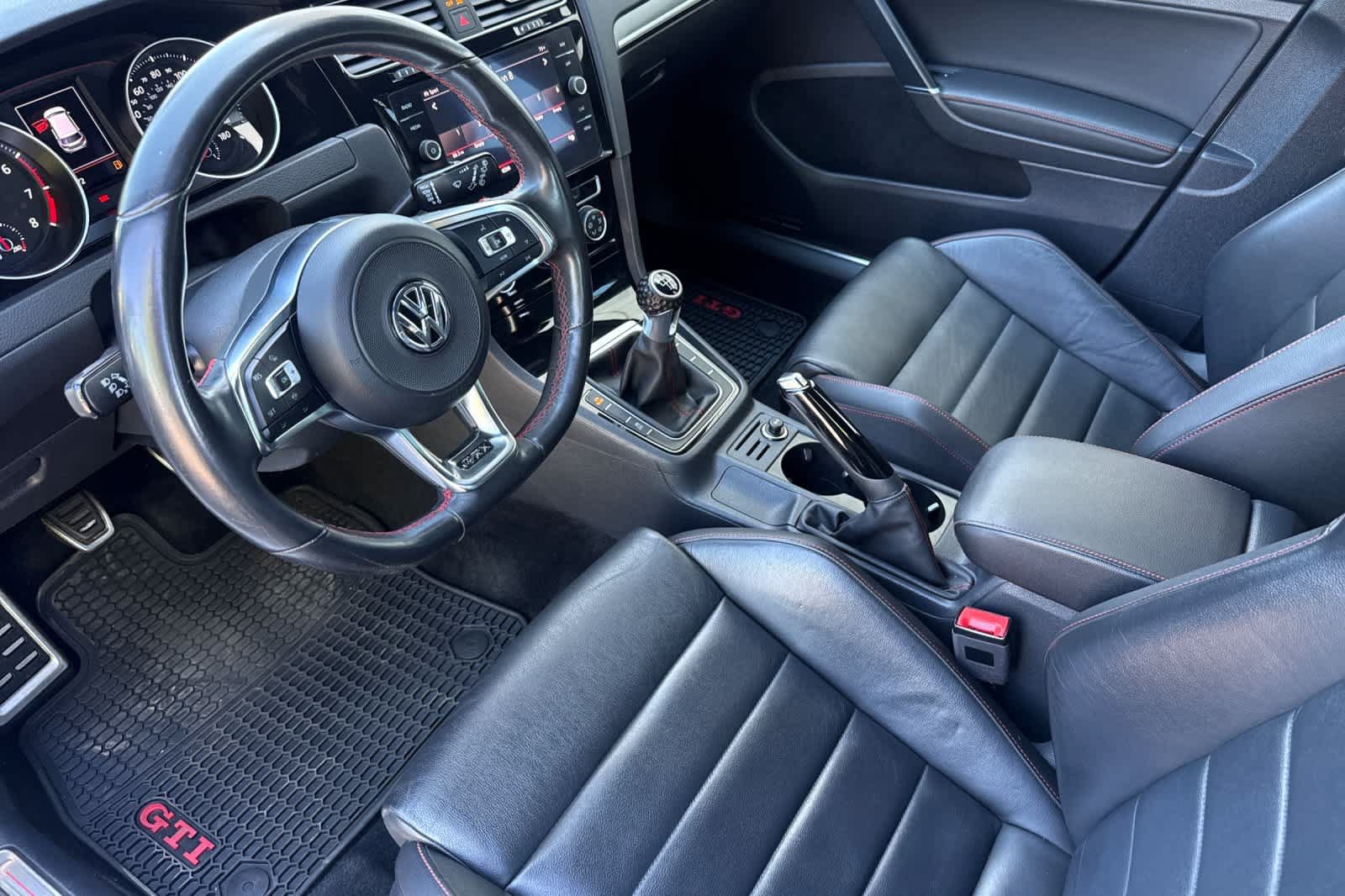 Used 2021 Volkswagen GTI SE FWD image 13