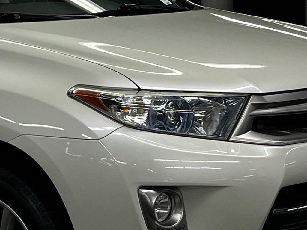 Used 2013 Toyota Highlander Limited AWD/4WD image 39