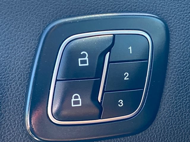 Used 2025 Ford Escape Platinum AWD/4WD image 34