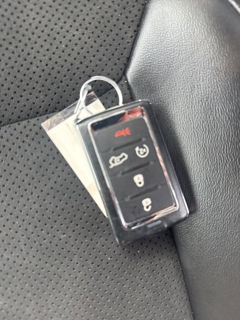 Used 2024 Jeep Grand Cherokee Altitude image 11