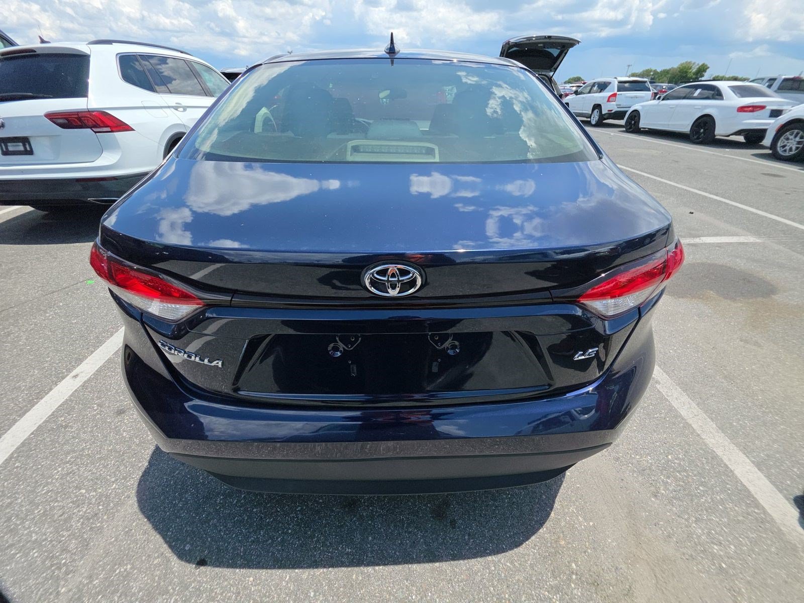 Used 2022 Toyota Corolla LE FWD image 7