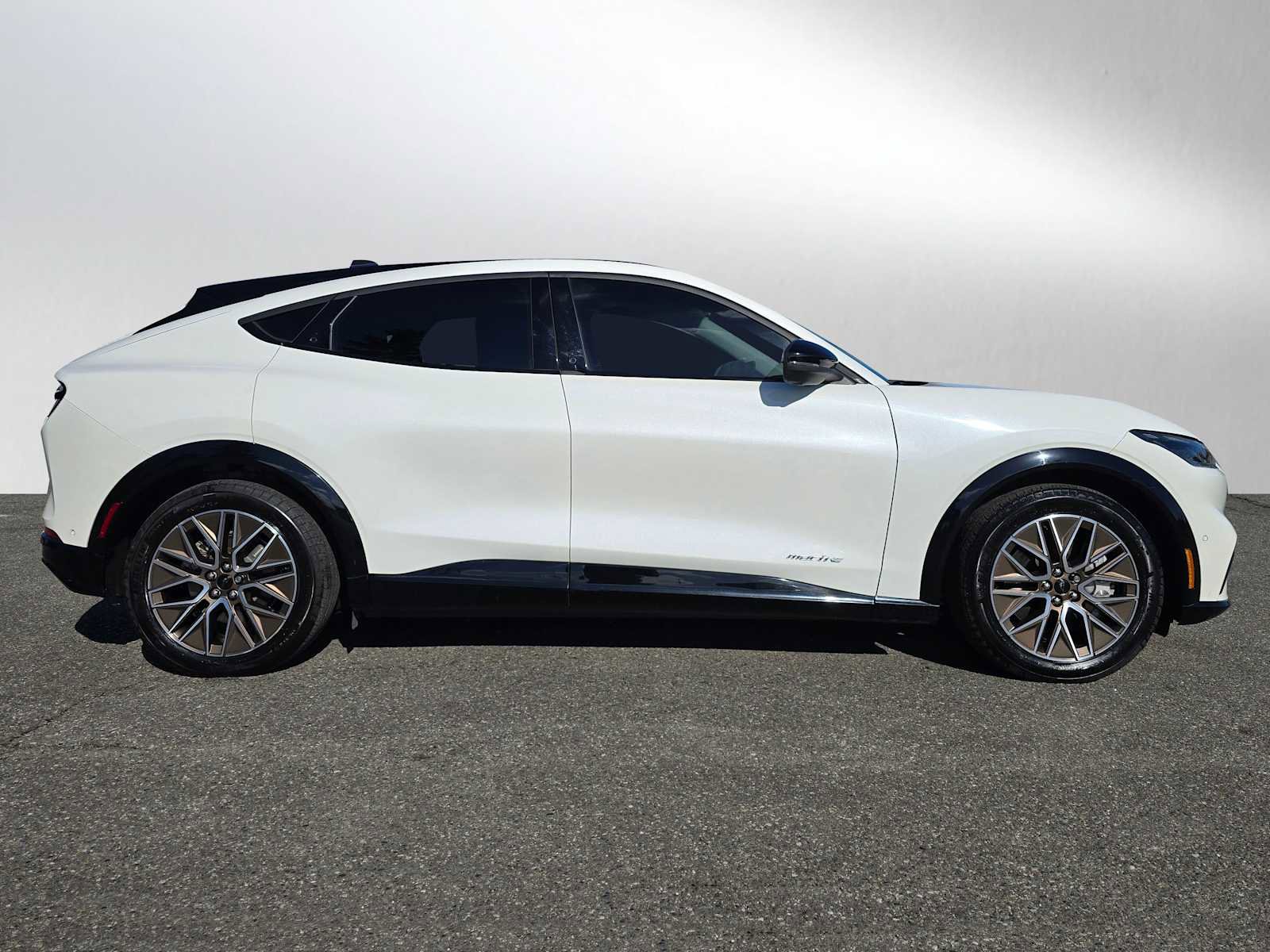Used 2024 Ford Mustang Mach-E Premium image 2