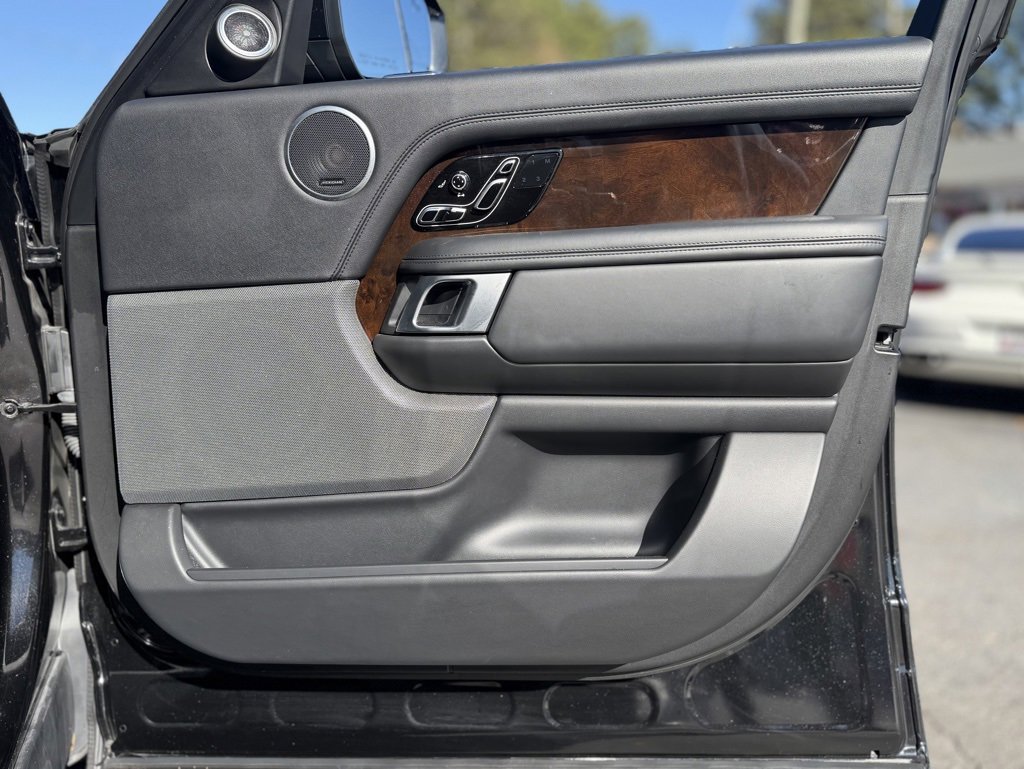 Used 2019 Land Rover Range Rover Supercharged image 34