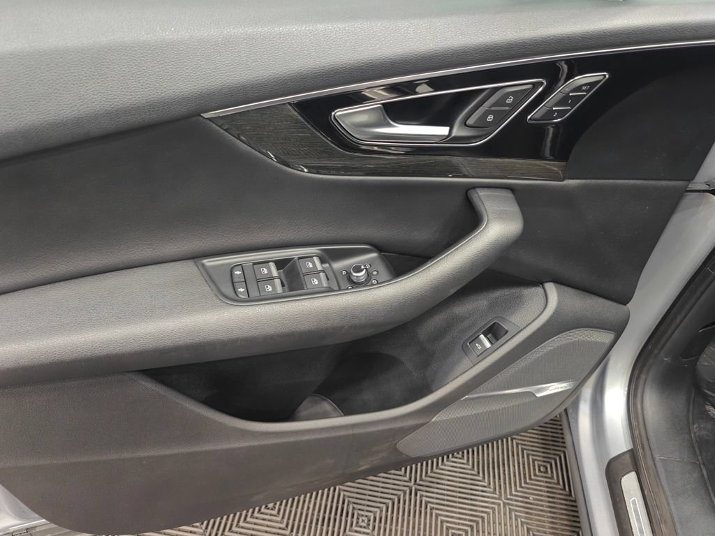 Used 2017 Audi Q7 3.0T Prestige AWD/4WD image 64