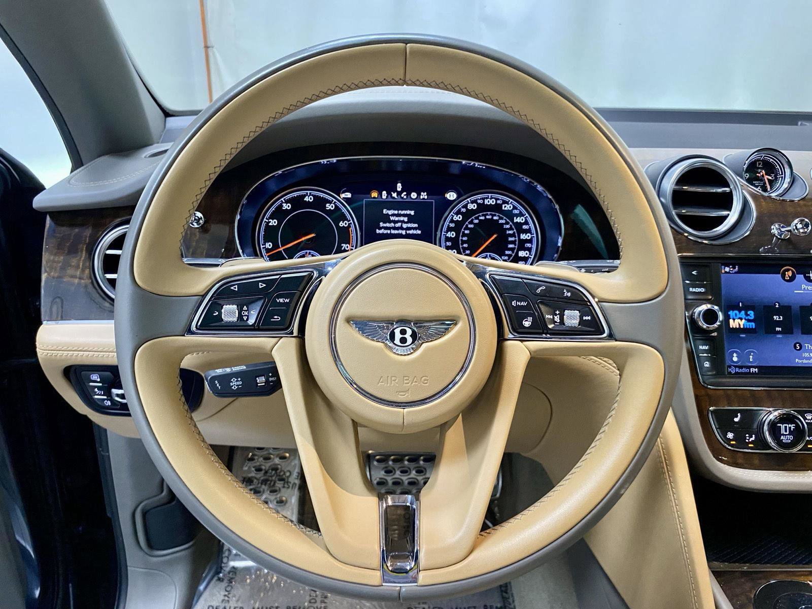Used 2018 Bentley Bentayga AWD/4WD image 30