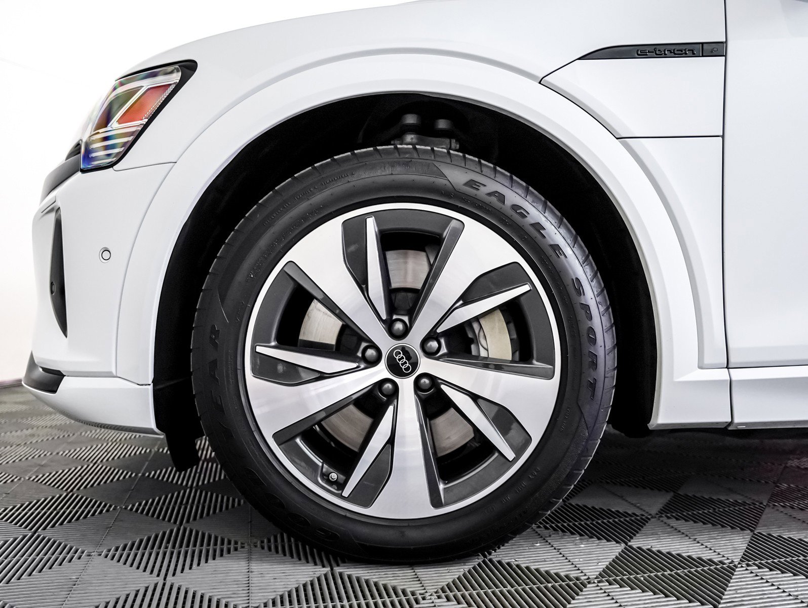 Certified 2024 Audi Q8 e-tron Prestige w/ Prestige Package image 6