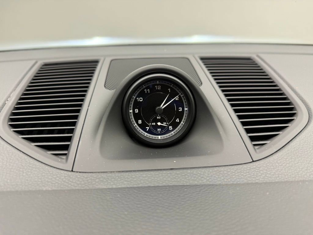 Used 2024 Porsche Macan image 20