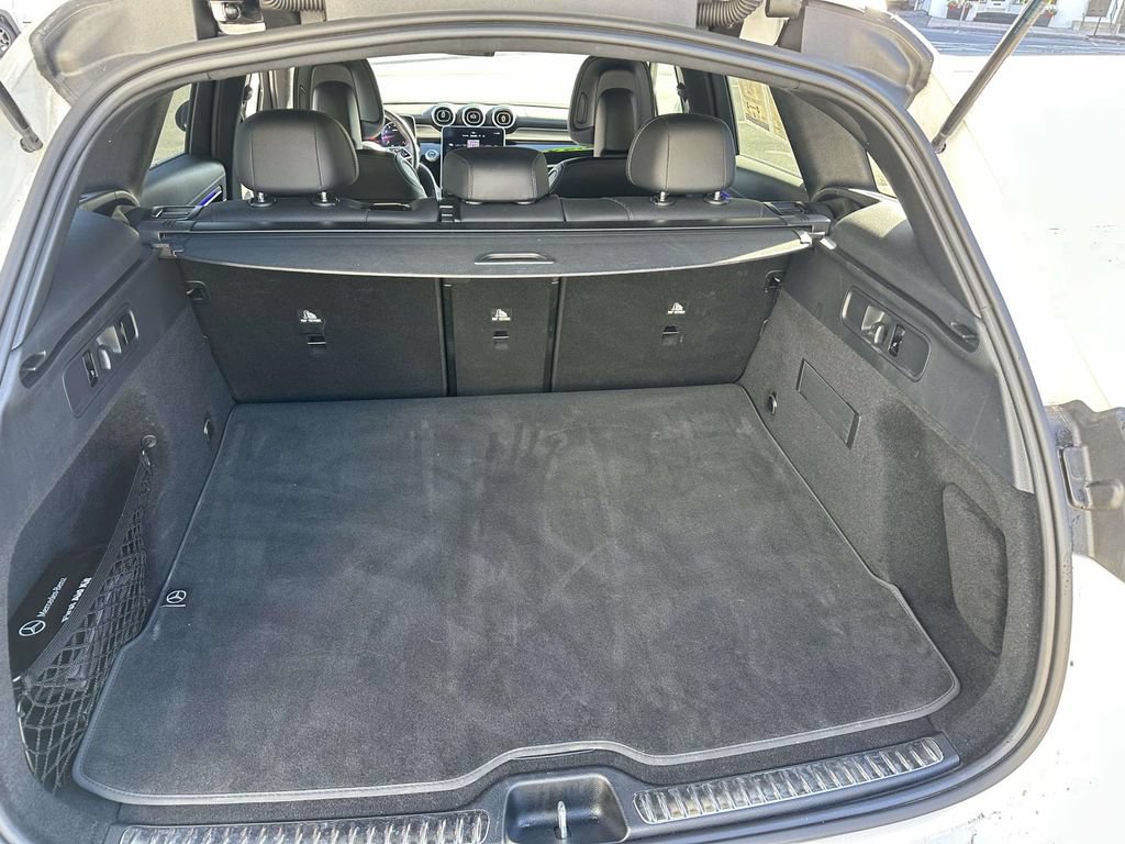 Used 2024 Mercedes-Benz GLC 300 4MATIC image 12
