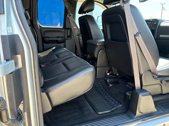 Used 2011 Chevrolet Silverado 3500 LT w/ Interior Plus Package AWD/4WD image 12