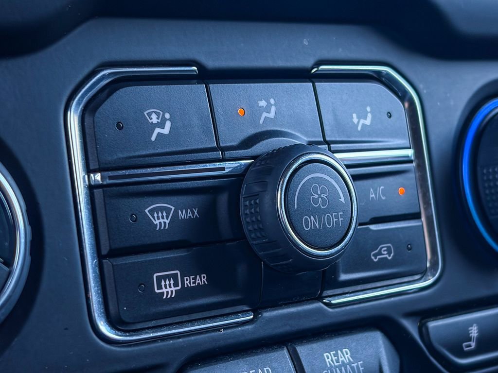 Used 2023 Chevrolet Tahoe LT image 32