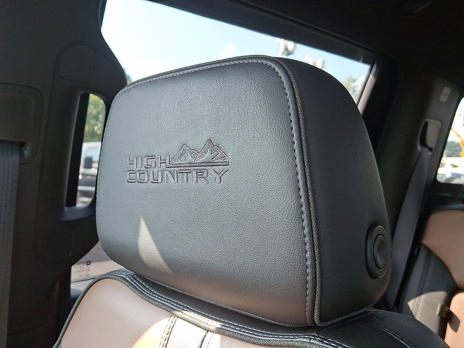 Used 2021 Chevrolet Silverado 3500 High Country image 17