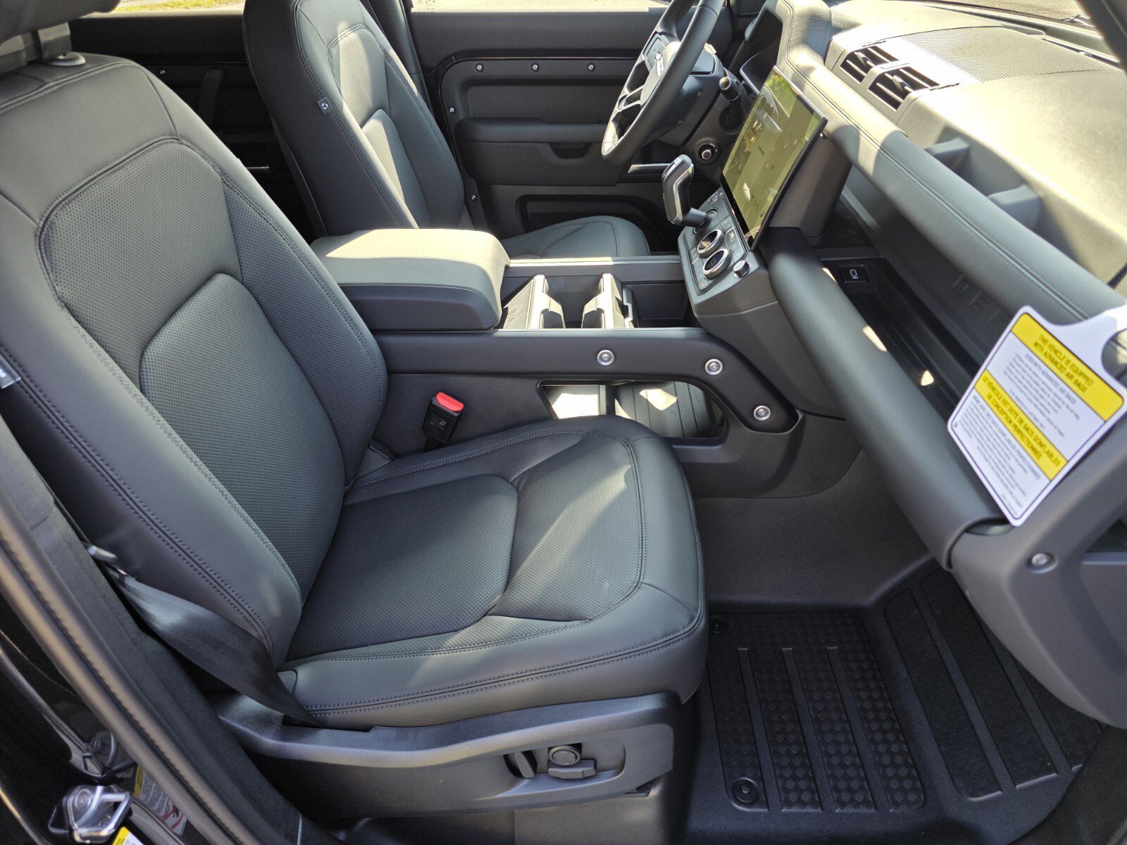 New 2026 Land Rover Defender 110 X-Dynamic SE AWD/4WD image 3