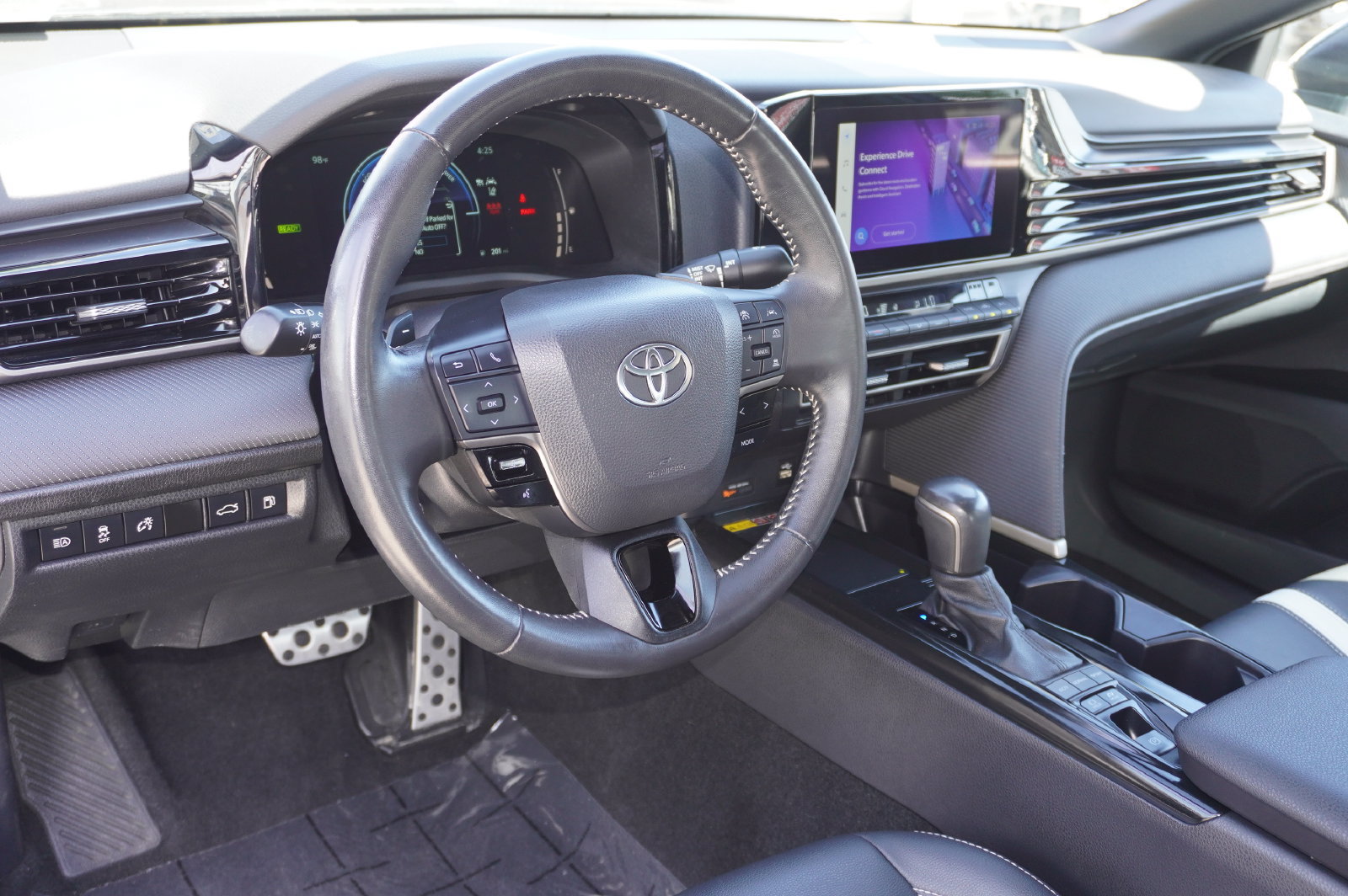 Certified 2025 Toyota Camry SE w/ Convenience Package AWD/4WD image 10