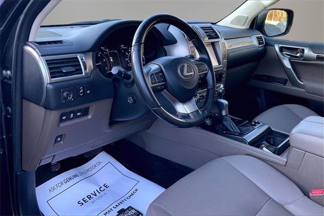 Used 2020 Lexus GX 460 Premium w/ Premium Package image 11