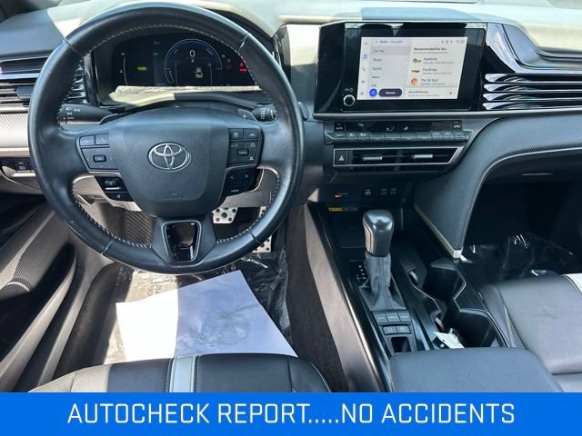 Used 2025 Toyota Camry SE FWD image 2