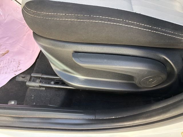 Used 2024 Hyundai Venue SEL image 10