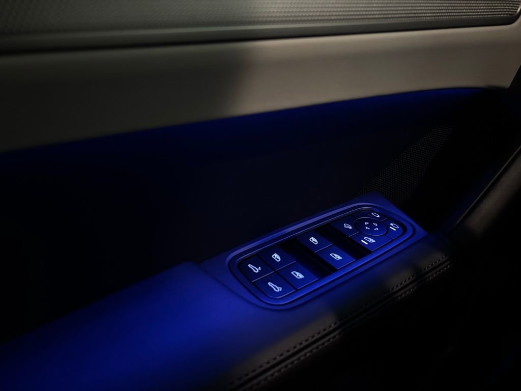Certified 2025 Porsche Cayenne AWD/4WD image 10