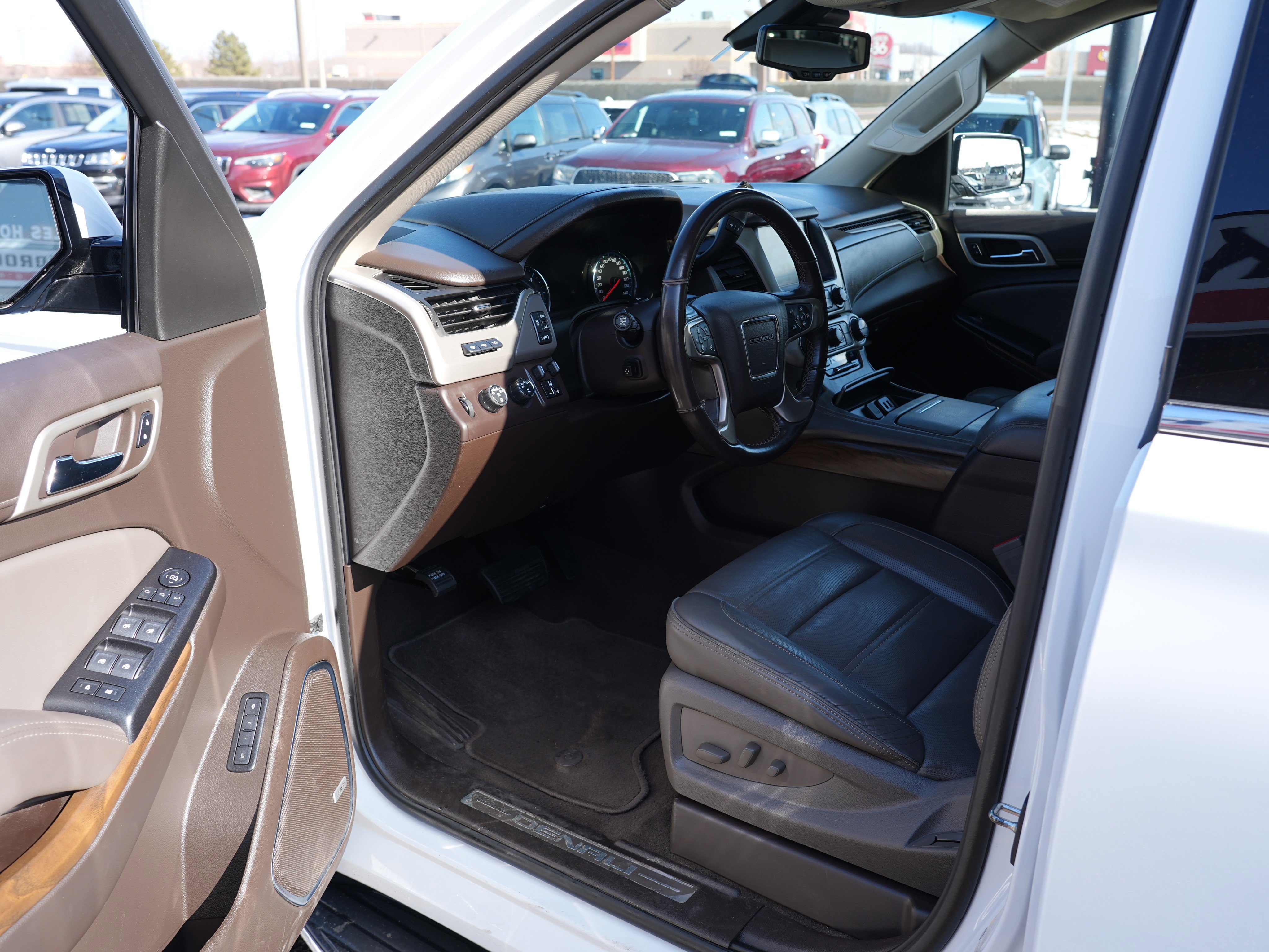 Used 2019 GMC Yukon XL Denali w/ Open Road Package image 13