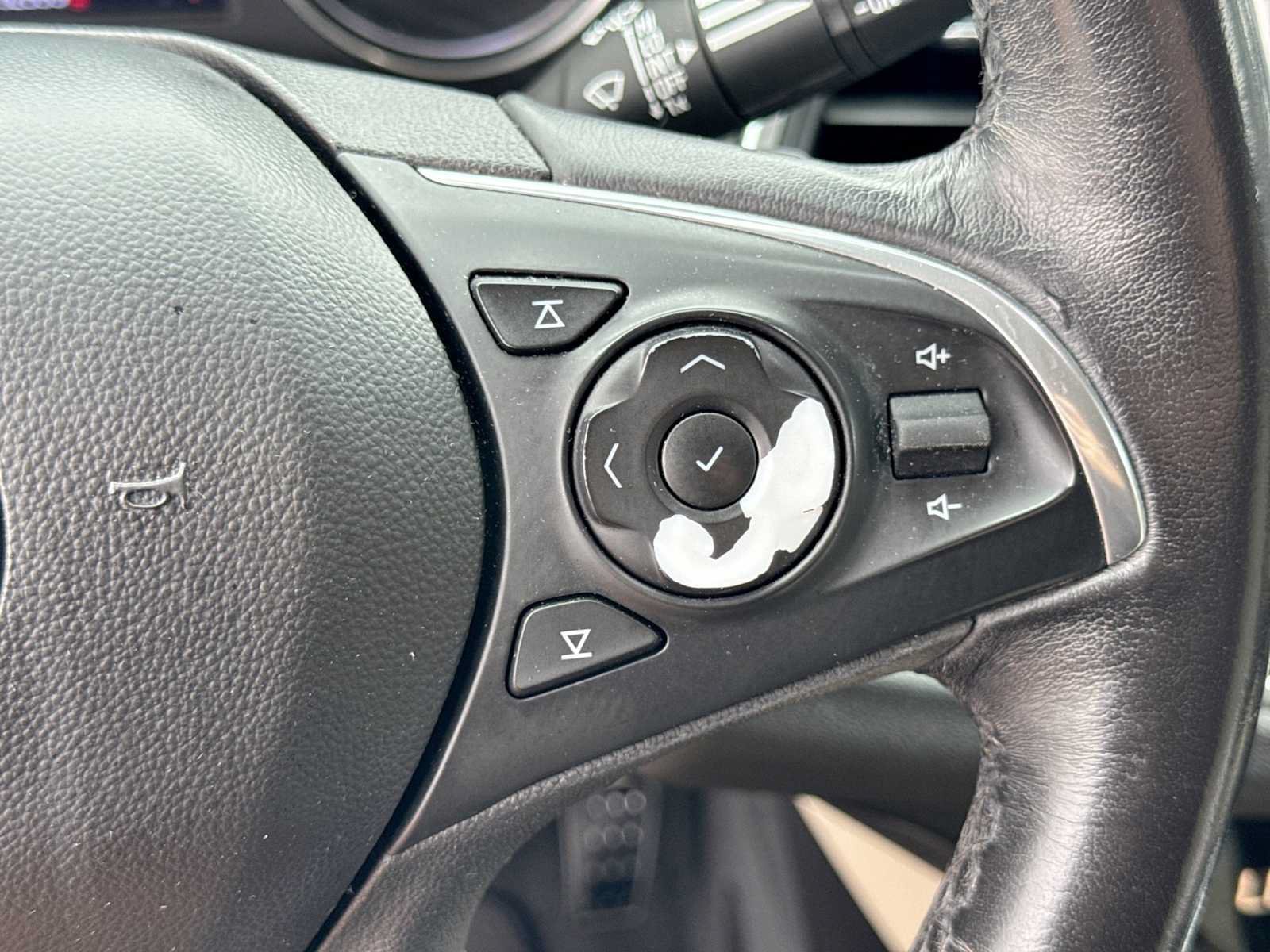 Used 2020 Buick Enclave Essence FWD image 21