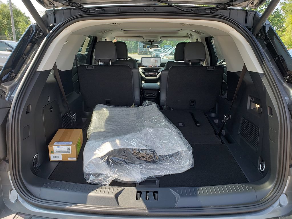 New 2026 Ford Explorer Active w/ Active Comfort Package AWD/4WD image 9