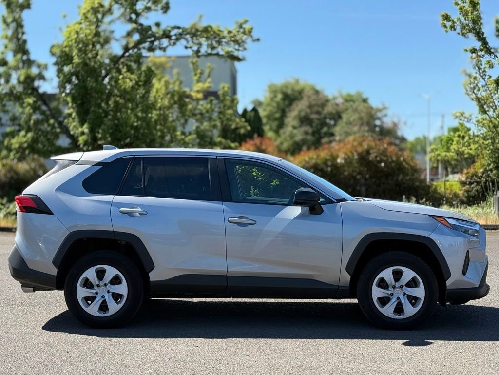 Certified 2023 Toyota RAV4 LE AWD/4WD image 6