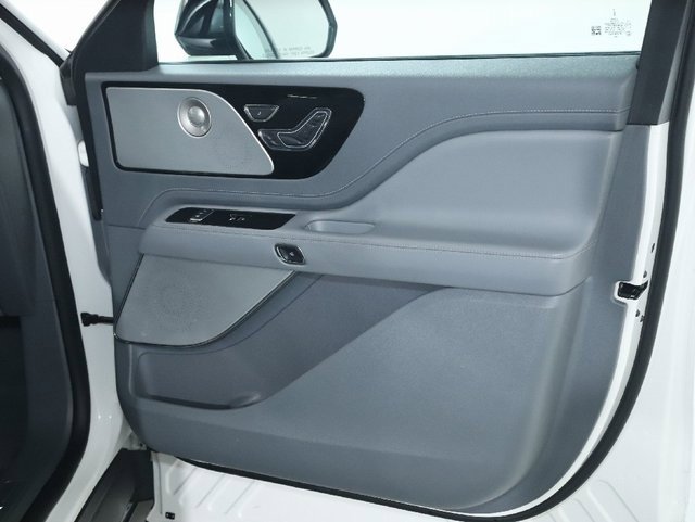 Used 2020 Lincoln Aviator Reserve w/ Equipment Group 202A image 36