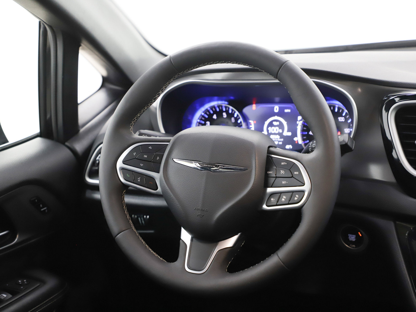 Used 2025 Chrysler Pacifica Select FWD image 15