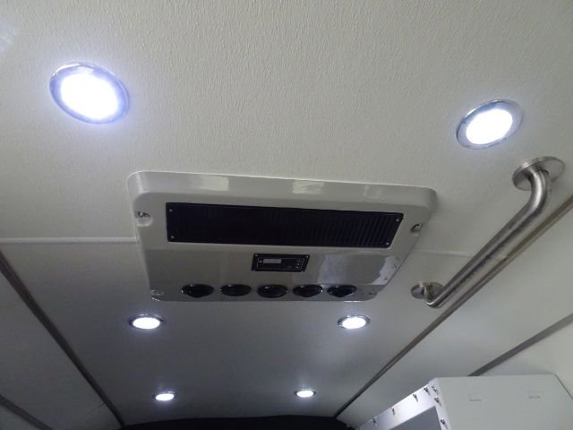 Used 2017 Chevrolet Express 2500 Extended image 22