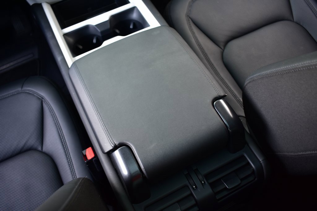 Used 2025 Land Rover Defender 110 S image 40