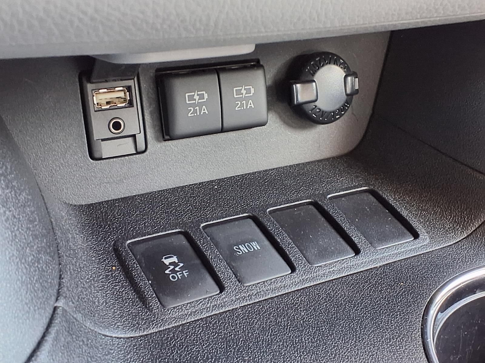 Certified 2017 Toyota Highlander XLE FWD image 26