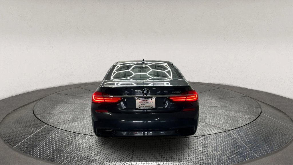 Used 2017 BMW 750i image 7