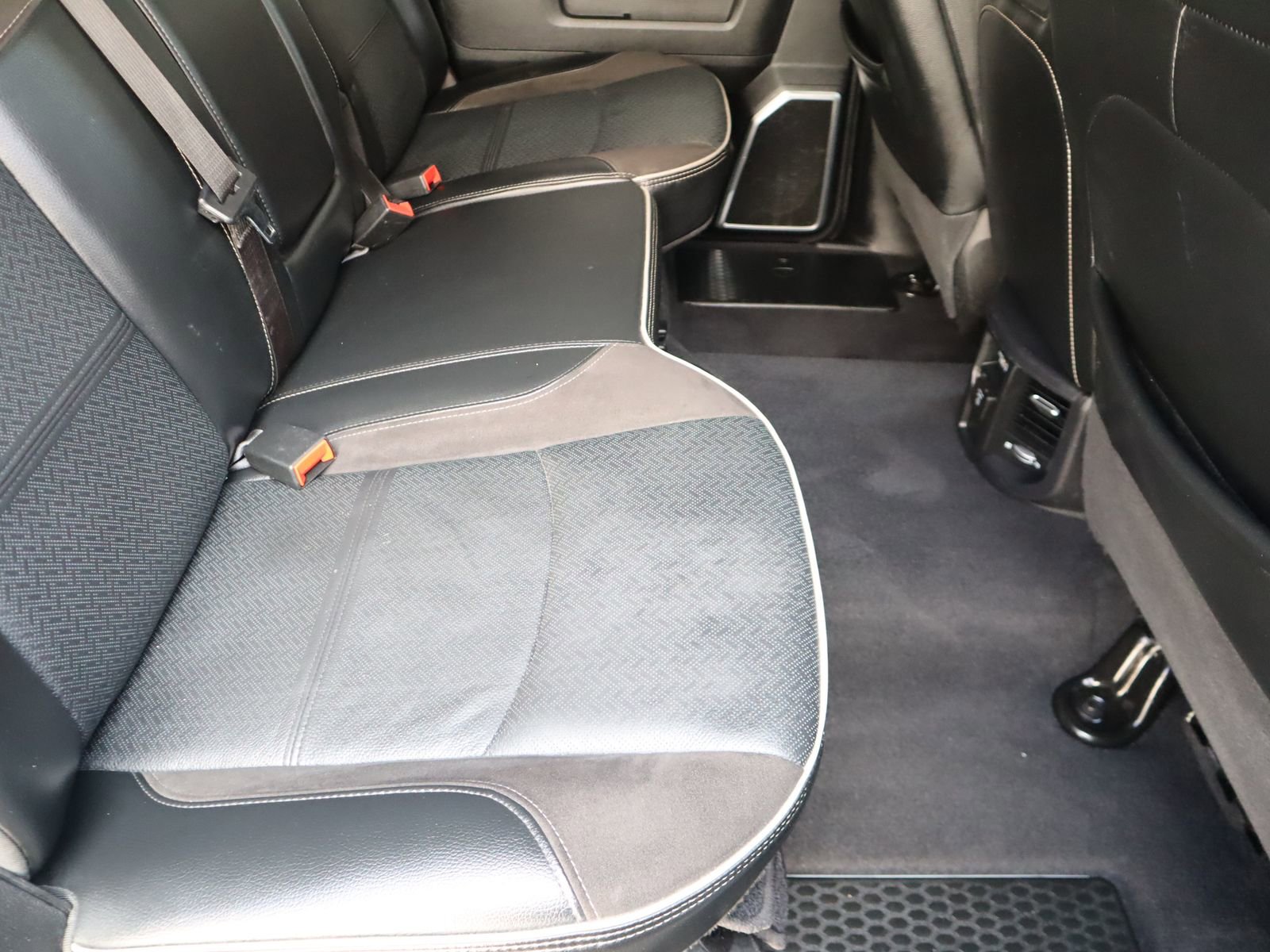 Used 2024 RAM 2500 Laramie w/ Cold Weather Group image 57