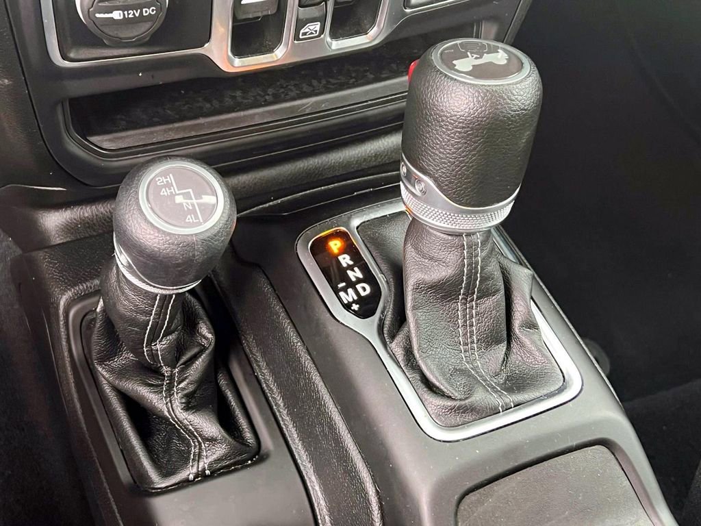 Certified 2025 Jeep Wrangler Sahara image 25