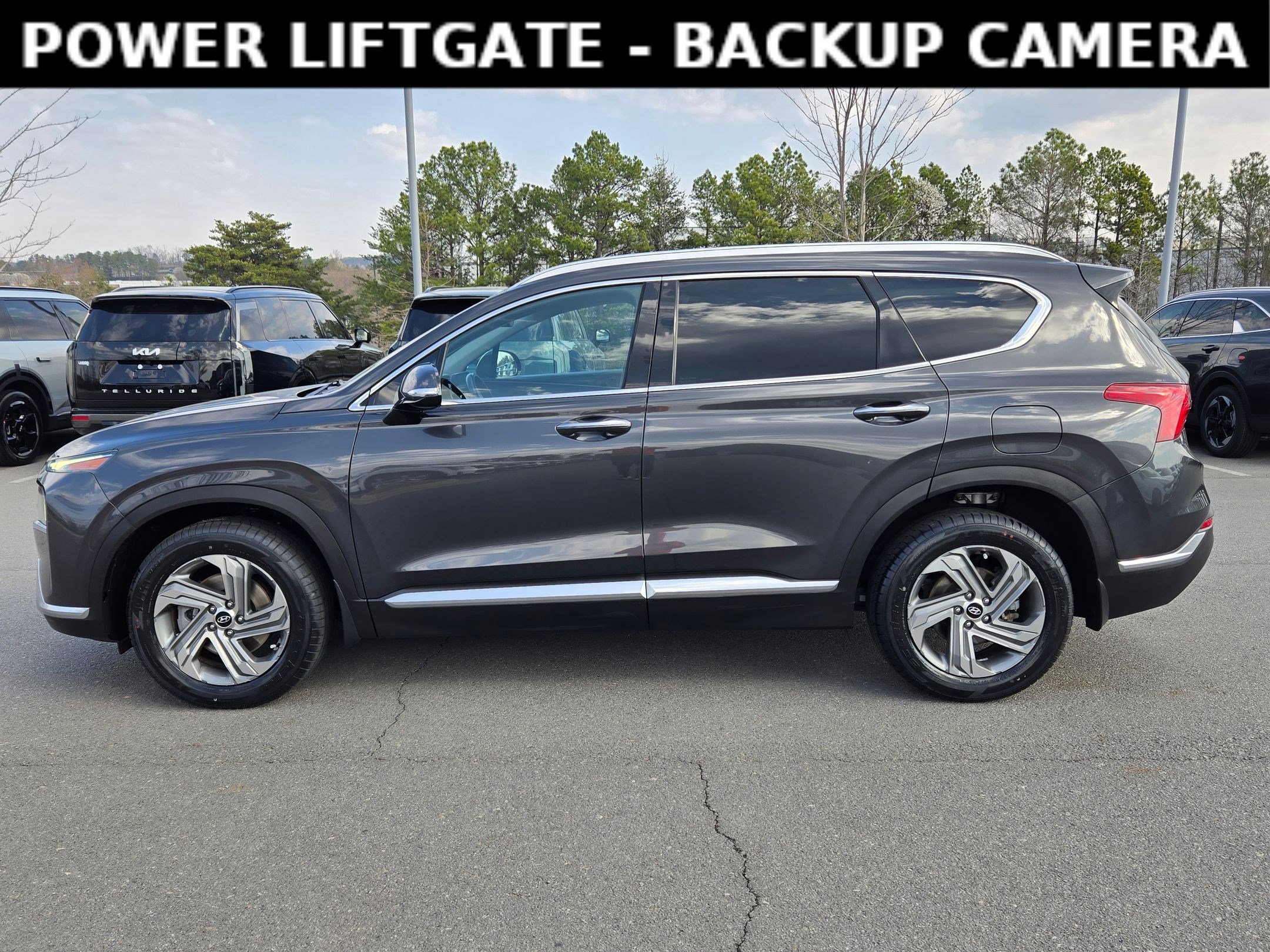Used 2021 Hyundai Santa Fe SEL w/ Convenience Package image 4