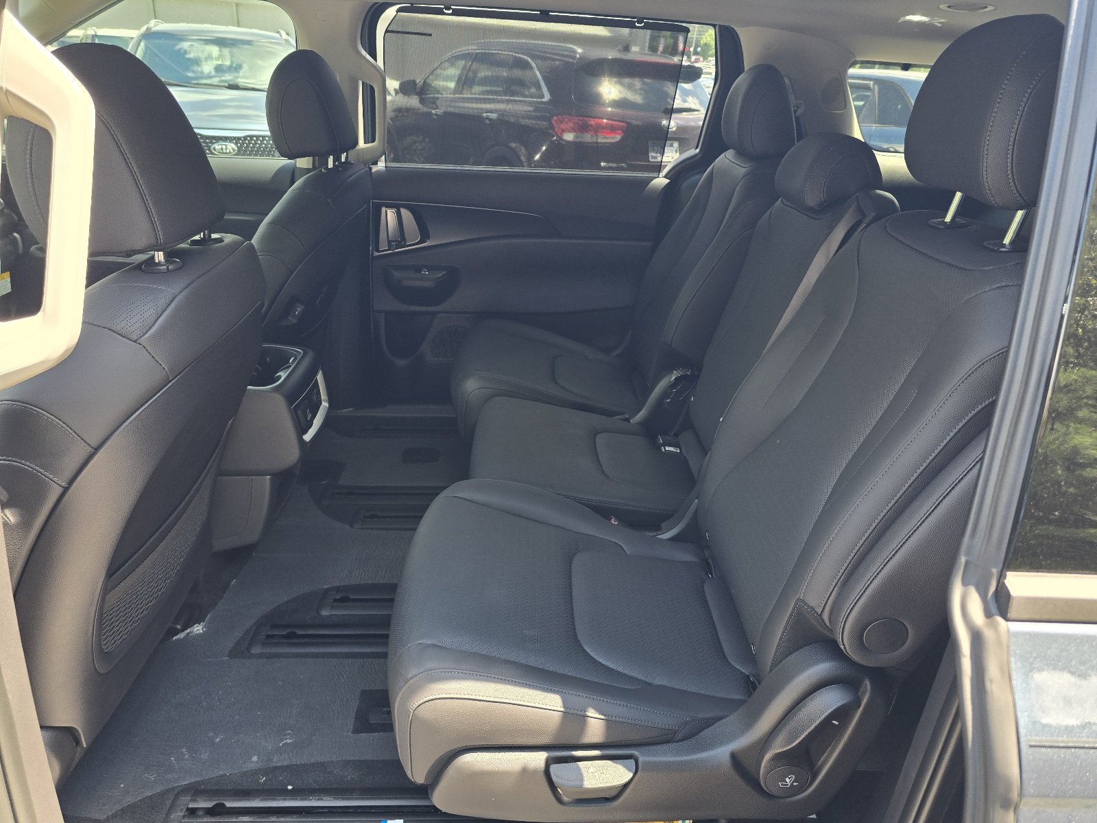 New 2027 Kia Carnival SX Prestige FWD image 4