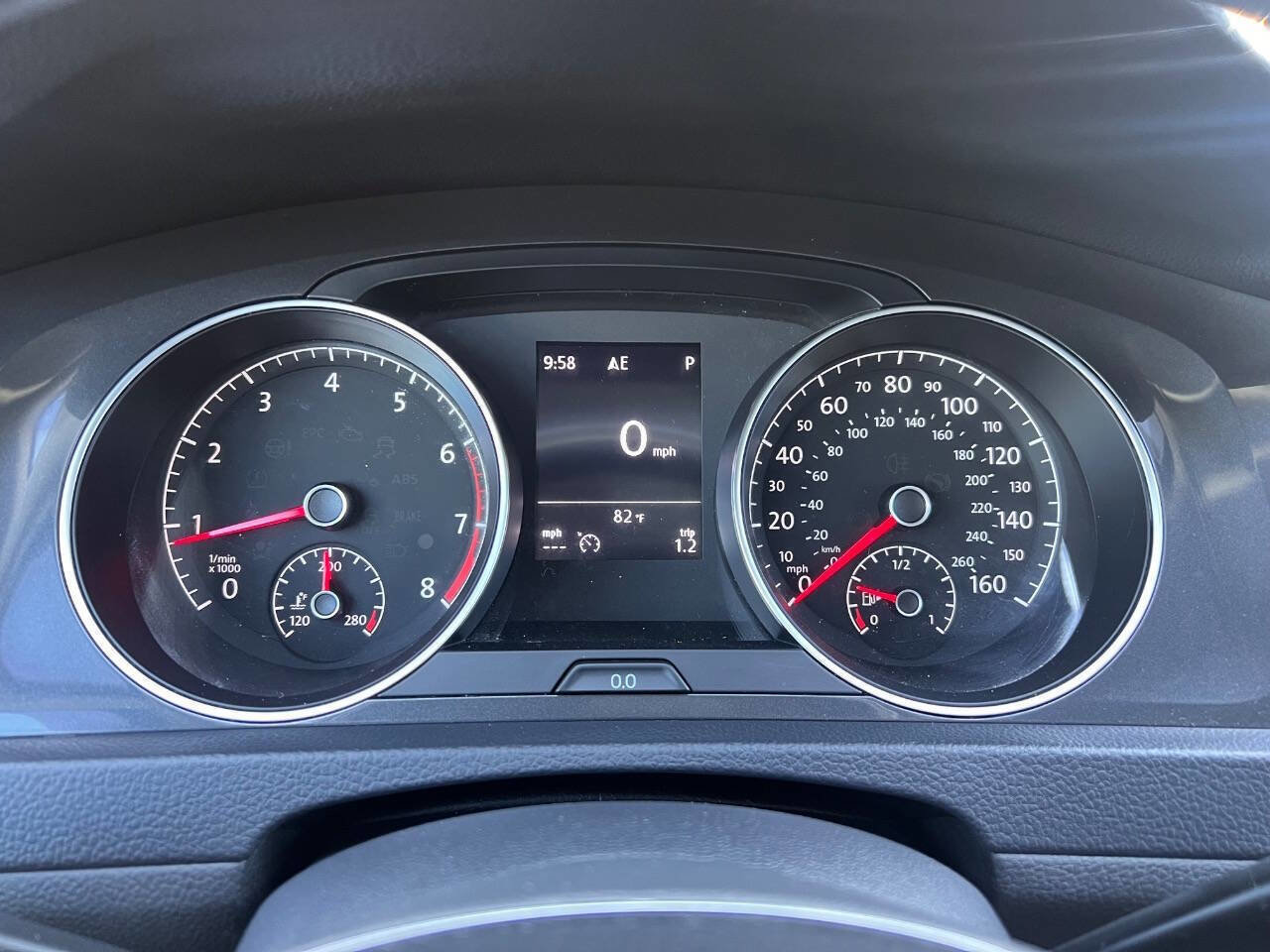 Used 2018 Volkswagen Golf SE image 19