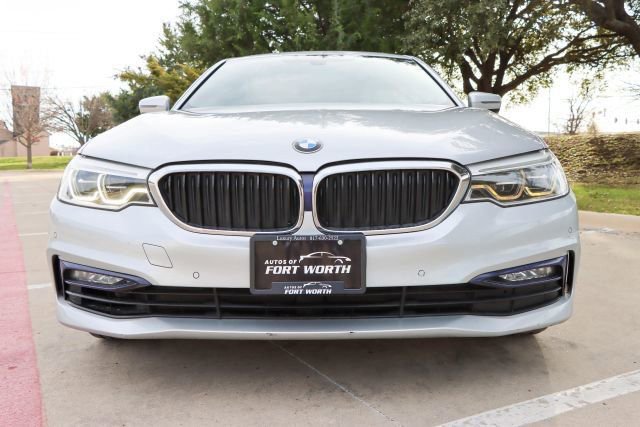 Used 2017 BMW 540i xDrive image 2