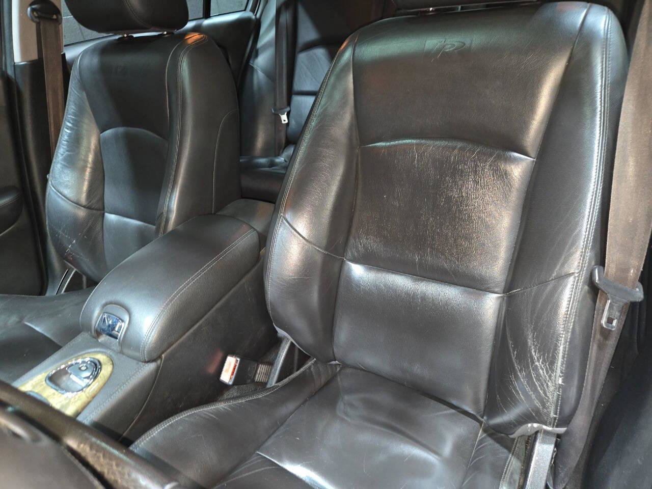 Used 2005 Jaguar S-TYPE R RWD image 54
